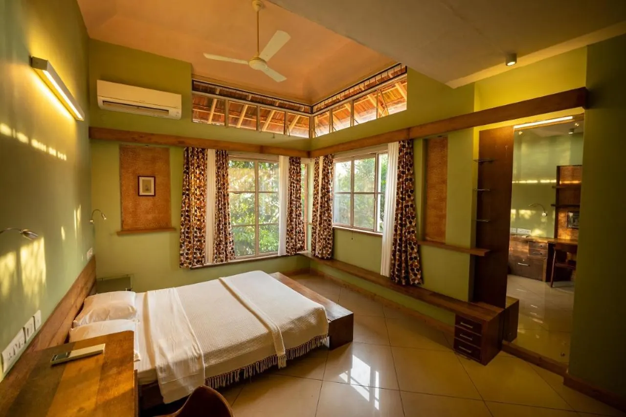 Mynaakom Country Home Kochi Thalayolaparambu 0*,